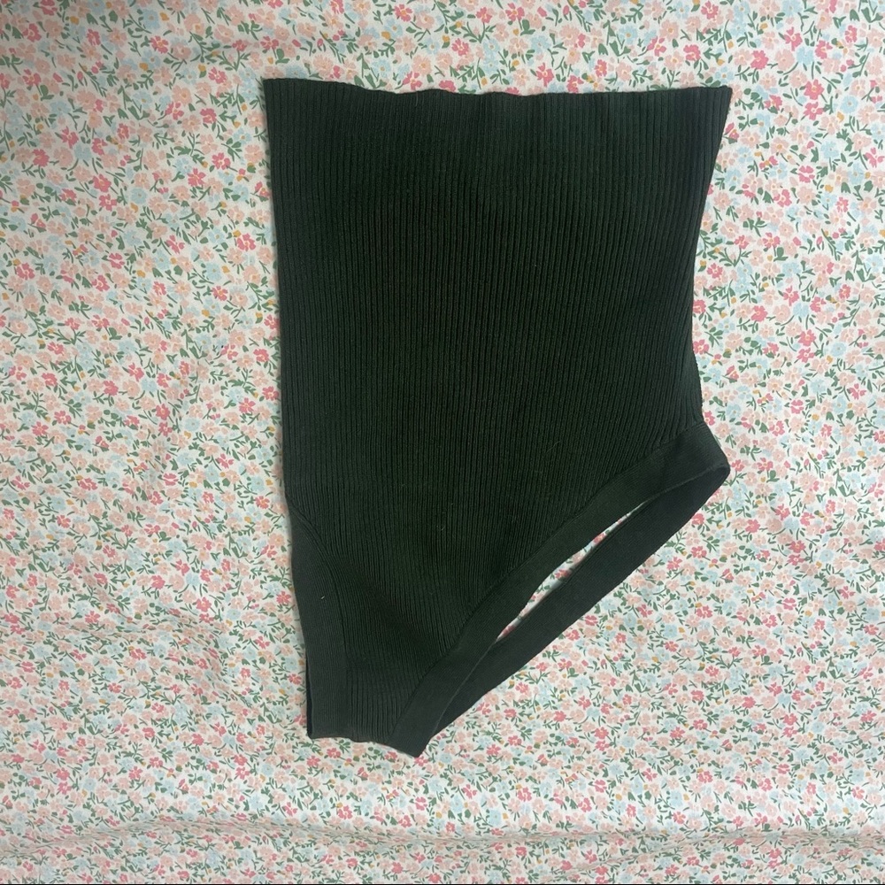 Forest green open back tank top size small. Never worn